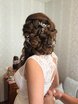 Высокие / Собранные, С аксессуарами / Цветами / Фатой, В греческом стиле, С плетением, Локоны / Локоны на один бок от Свадебный стилист Кристина Ковальская 2