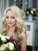 Распущенные, Локоны / Локоны на один бок от Свадебный стилист-визажист Арменуи Шатверян 3