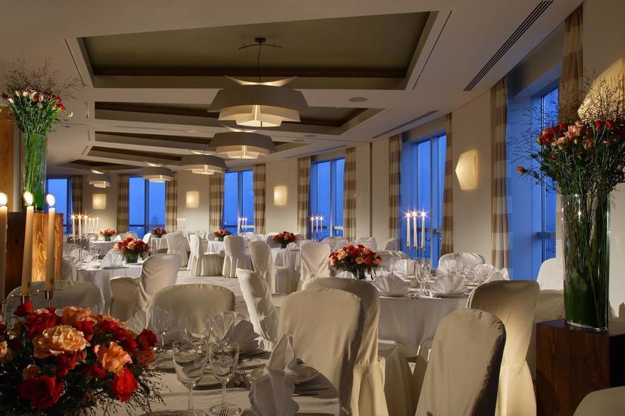Банкетный зал / Ресторан Swissotel Krasnye Holmy в Москве 1