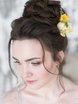Высокие / Собранные, С аксессуарами / Цветами / Фатой, Пучок от Nadya Nezhinka Beauty Studio 2