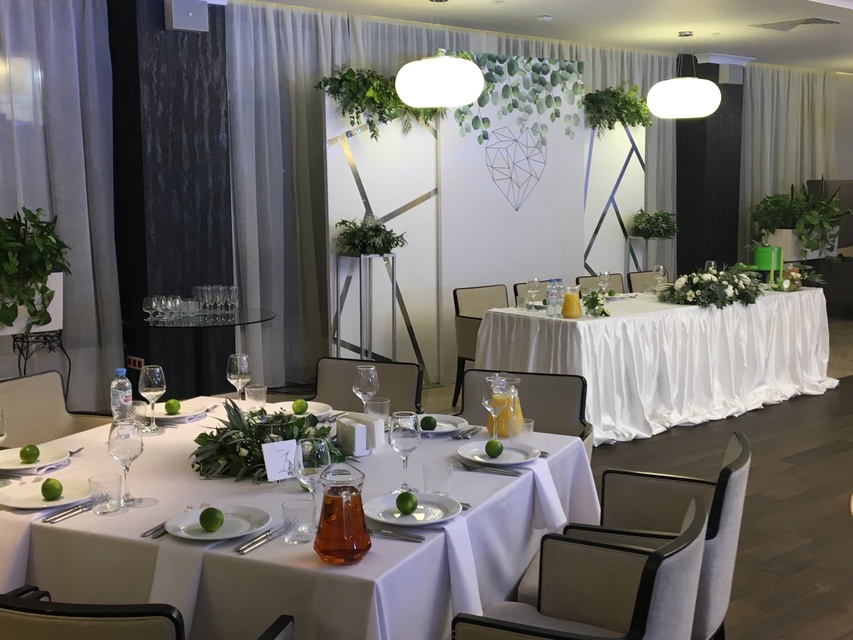 Задник за молодоженами, Президиум / Стол молодоженов в Модерн от Epital Wedding 1