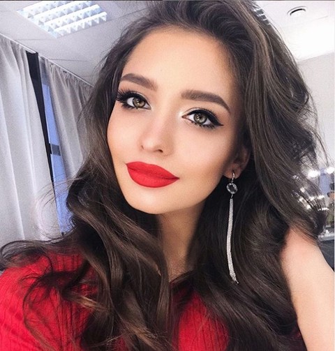 Распущенные, Локоны / Локоны на один бок от Anastasiya beverly hills 1