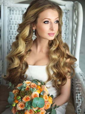 Локоны / Локоны на один бок, Распущенные от Салон красоты iconBRIDE 2